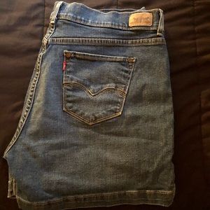 Levi’s shorts